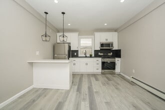 341 Summer Ave, Unit 2 in Newark, NJ - Building Photo - Building Photo