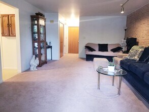 21 Rosemont Ct, Unit 21B Rosemont Ct in Easton, PA - Foto de edificio - Building Photo