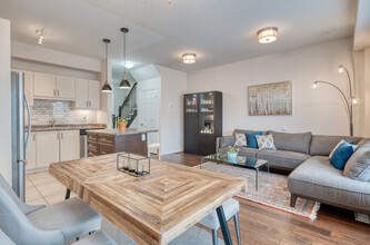 55 Madonna Dr in Hamilton, ON - Building Photo - Building Photo
