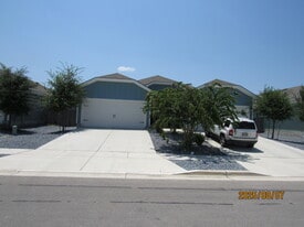 619 Heathers Way in Seguin, TX - Building Photo