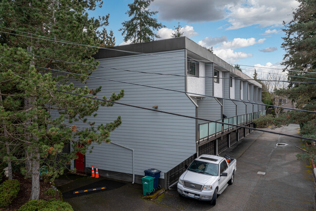 350 4th Ave S in Kirkland, WA - Foto de edificio - Building Photo