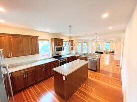 351 Walden St, Unit 1 in Cambridge, MA - Building Photo