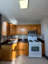 50 Atlantic St, Unit 4 in Jersey City, NJ - Foto de edificio - Building Photo