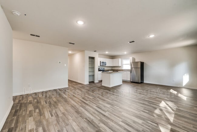 3812 Lynnfield St photo'