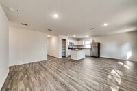 5513 Bacher St photo'