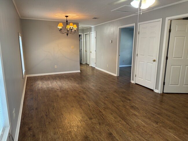 405 E Spruce St in Crowley, LA - Building Photo - Building Photo