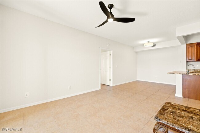 6401 Aragon Way in Ft. Myers, FL - Building Photo - Building Photo