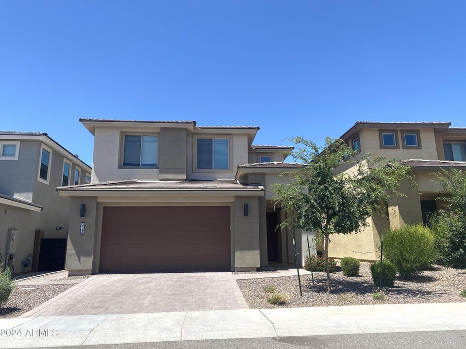 3544 E Sands Dr in Phoenix, AZ - Building Photo