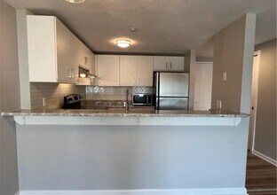 200 Woodlawn Ave in North Providence, RI - Building Photo - Building Photo