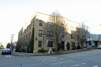 Grex Apartments in Seattle, WA - Building Photo - Building Photo