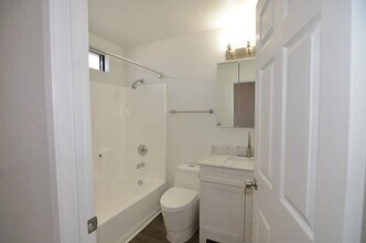 668 W 15th St in San Pedro, CA - Building Photo - Building Photo