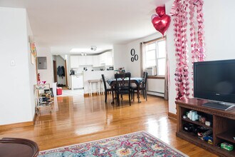 66 Brooks St, Unit 3 in Boston, MA - Building Photo - Building Photo