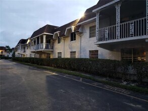 704 SE 2nd Ave in Deerfield Beach, FL - Building Photo - Building Photo