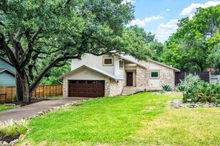 7001 Danwood Dr in Austin, TX - Building Photo