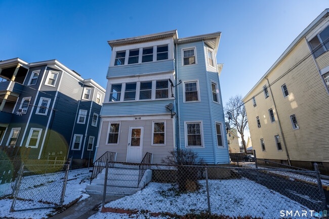62 James St in Hartford, CT - Building Photo - Building Photo