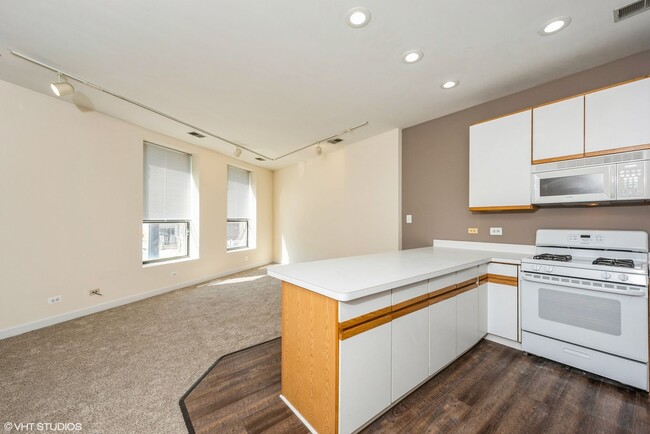 2865 N Clark St, Unit 2 in Chicago, IL - Building Photo - Building Photo