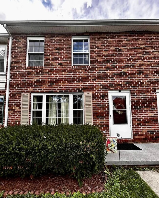 property at 102 Warren Cir