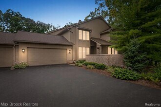 1109 Ivyglen Cir in Bloomfield Hills, MI - Building Photo - Building Photo