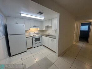 6001 NW 7th St in Margate, FL - Building Photo - Building Photo