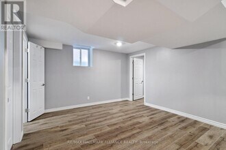 12 Hadfield Cir in Brampton, ON - Building Photo - Building Photo