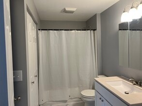 306 E Main St, Unit B in East Alton, IL - Building Photo - Building Photo