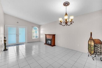 2767 W 69th Terrace in Hialeah, FL - Building Photo - Building Photo