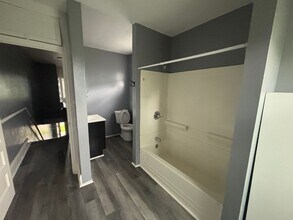 1324 W Sycamore St in Pittsburgh, PA - Building Photo - Building Photo
