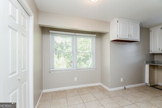 1561 Rose Garden Ln in Loganville, GA - Building Photo - Building Photo