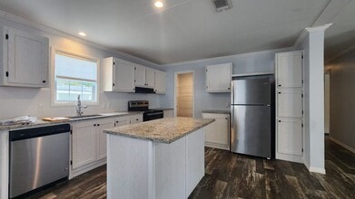 2908 Kingswood Cir in Brooksville, FL - Building Photo - Building Photo