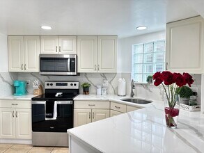 152 Weybridge Cir in Royal Palm Beach, FL - Building Photo - Building Photo