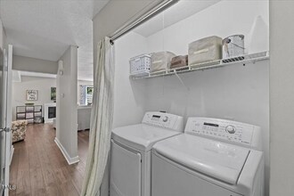 18 Willow Bridge Dr in Durham, NC - Building Photo - Building Photo