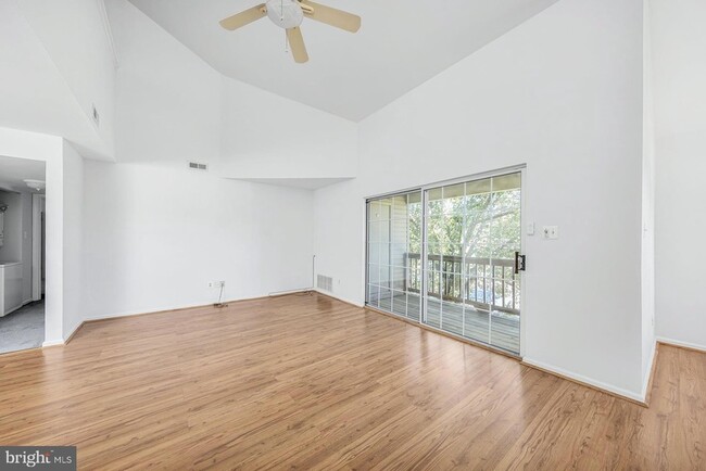2002 Tanglewood Ct, Unit 2002 in Washington Township, NJ - Foto de edificio - Building Photo