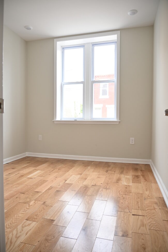 1419 W York St, Unit 2 in Philadelphia, PA - Foto de edificio - Building Photo