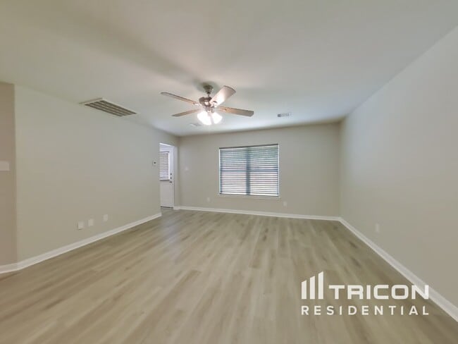 27016 Leonardo Dr in Magnolia, TX - Building Photo - Building Photo