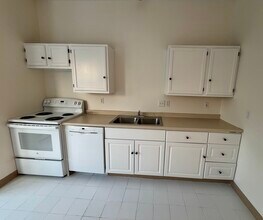 119 Highland St, Unit 1 (2BR) in Portland, ME - Building Photo - Building Photo