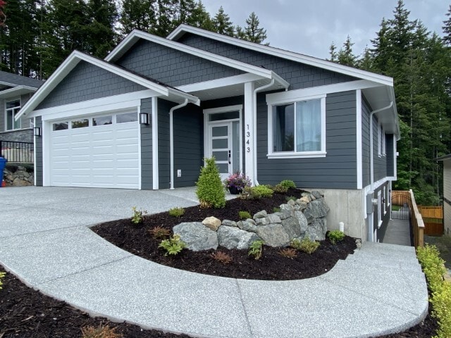 1343 Langara Dr in Nanaimo, BC - Building Photo