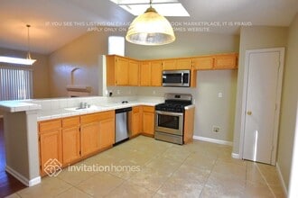 795 Foxtrotter Way in Galt, CA - Building Photo - Building Photo