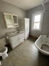 226 Western Ave in Waterloo, IA - Building Photo - Building Photo