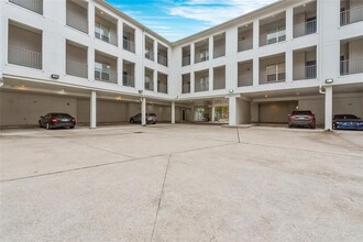 207 Pierce St in Houston, TX - Building Photo - Building Photo