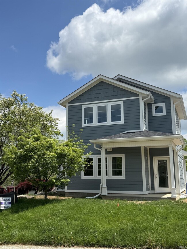 property at 910 N Maple St