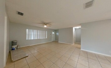 141 NE 17th Ct in Boynton Beach, FL - Building Photo - Building Photo