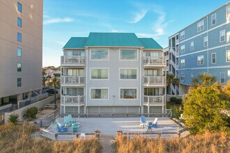 Sea House Villas in North Myrtle Beach, SC - Foto de edificio - Building Photo