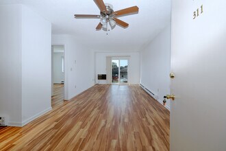 155 Short Beach Rd, Unit #311 in Stratford, CT - Building Photo - Building Photo