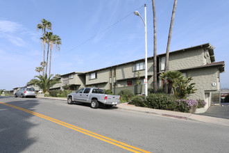 Park Glenn Apartments in Camarillo, CA - Building Photo - Building Photo