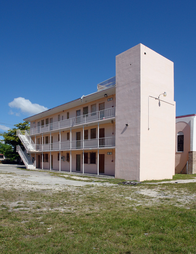 1737 NW 3rd Ave in Miami, FL - Building Photo - Building Photo