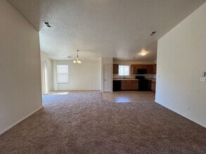 981 Purple Aster Ave SW in Los Lunas, NM - Building Photo - Building Photo
