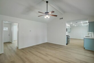 16003 El Camino Real in Houston, TX - Building Photo - Building Photo