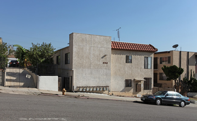 956 Everett St in Los Angeles, CA - Foto de edificio - Building Photo