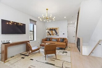 81 Crescent Ave, Unit SI ID1470338P in Jersey City, NJ - Building Photo - Building Photo