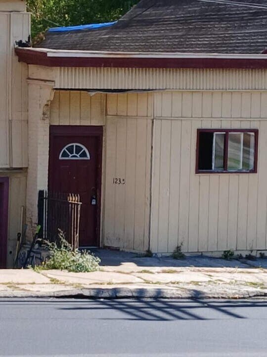 123.5 Market St in Amsterdam, NY - Building Photo